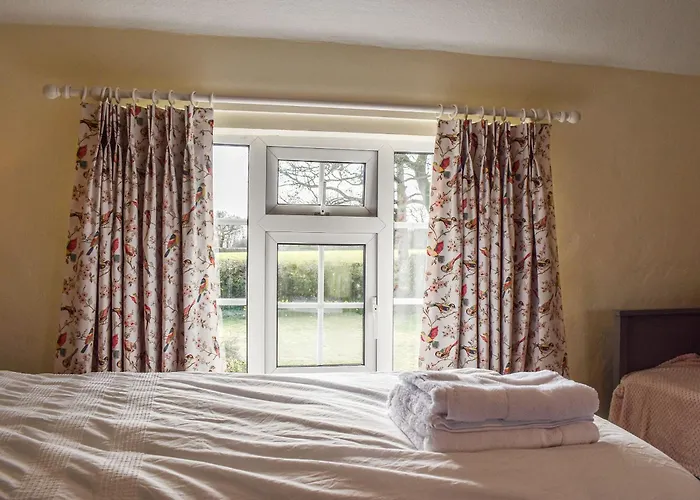 Hollywell Cottages